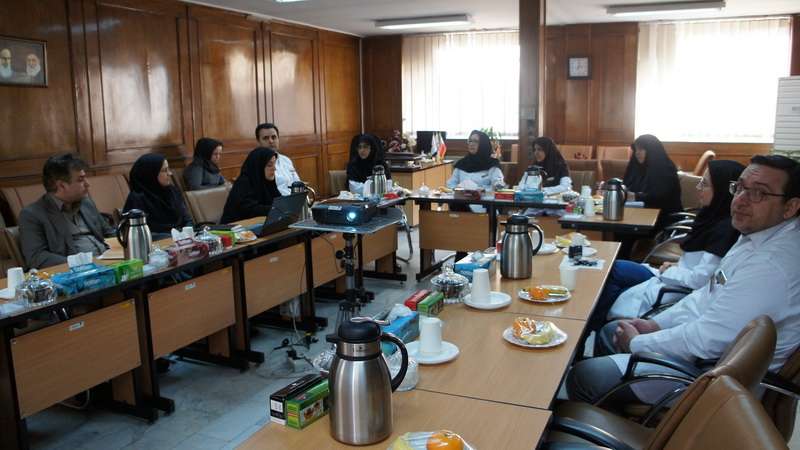 حضور معاون غذا و دارو دانشگاه علوم پزشکی تهران در جلسه رؤسای بخش های بیمارستان رازی