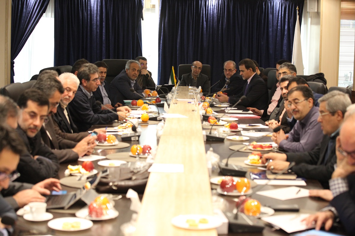 پیشنهاد رئیس سازمان غذا و دارو برای تشکیل کمیته رصد و پیگیری مشکلات دارویی/میز دارو گرد است