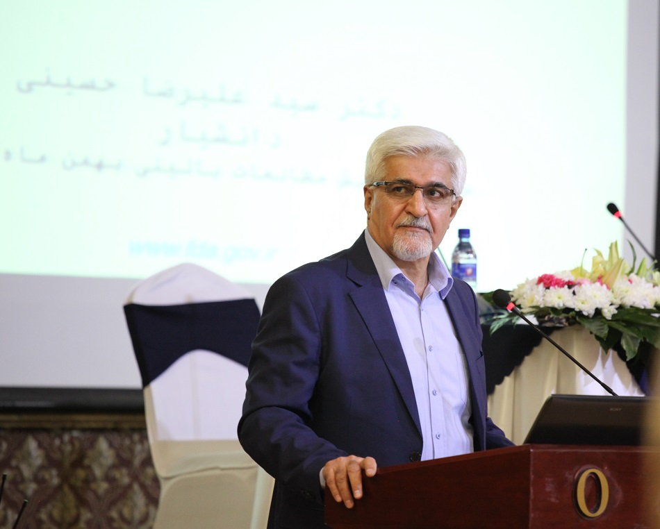 ارزیابی داده های بالینی و حصول اطمینان از ایمنی داروها/همکاری 120 نفر از متخصصین رشته های بالینی، اپیدمیولوژی و آمار زیستی