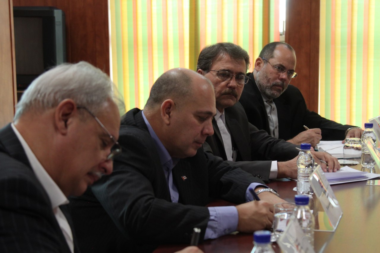 تسهیلات برای ثبت داروهای ایرانی در کوبا/ همکاری در تولید دارو و واکسن